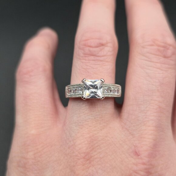 Size 8.25 Sterling Silver Square Cubic Zirconia Gem Ring A6506 - Picture 4 of 9